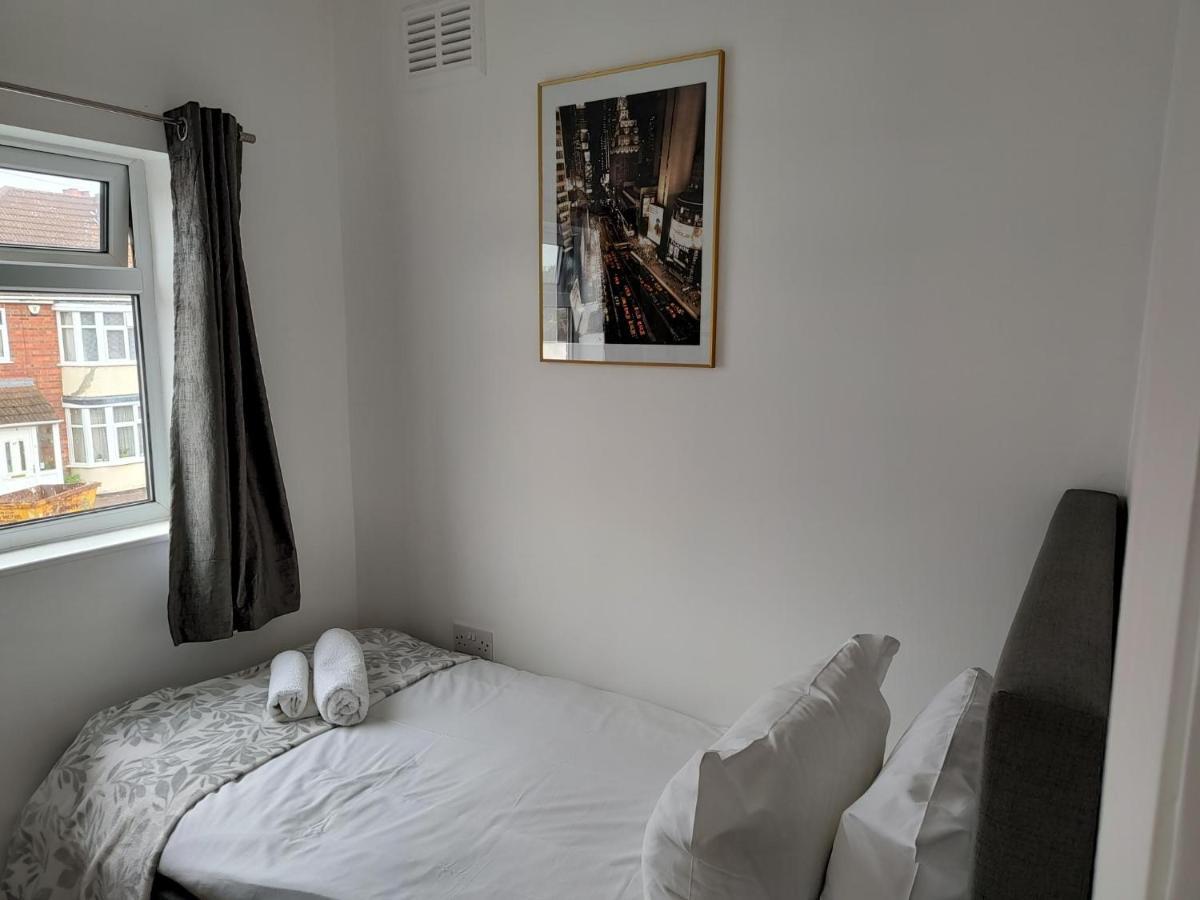 Wavertree Drive 3 Bed Contractor Home In Leicester Ngoại thất bức ảnh